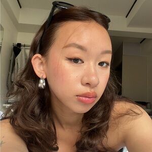 Meet your Posher, Lucy